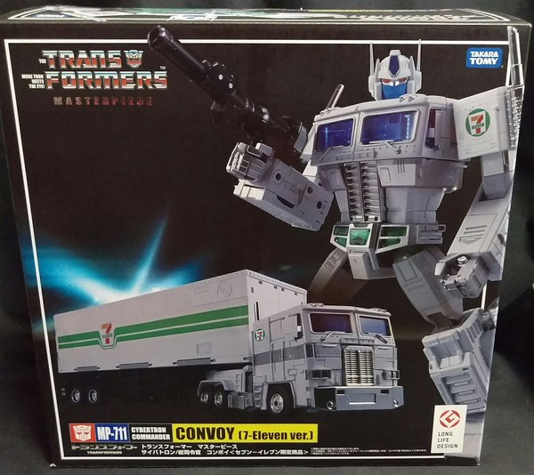 MP 711 Convoy 7 Eleven Version In Hand Pictures Of Latest MP 10 Optimus Variant 01 (1 of 13)